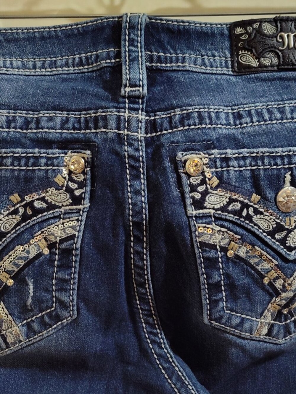 Miss Me Size 29 Embellished Embroidered Paisley Design Boot cut Pre-owned Jeans